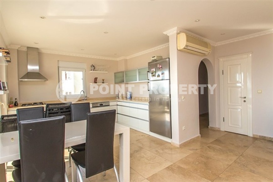 Apartment on the 2nd floor with luxurious panoramic sea views in a quiet area of Cikcilli-id-4903-photo-3