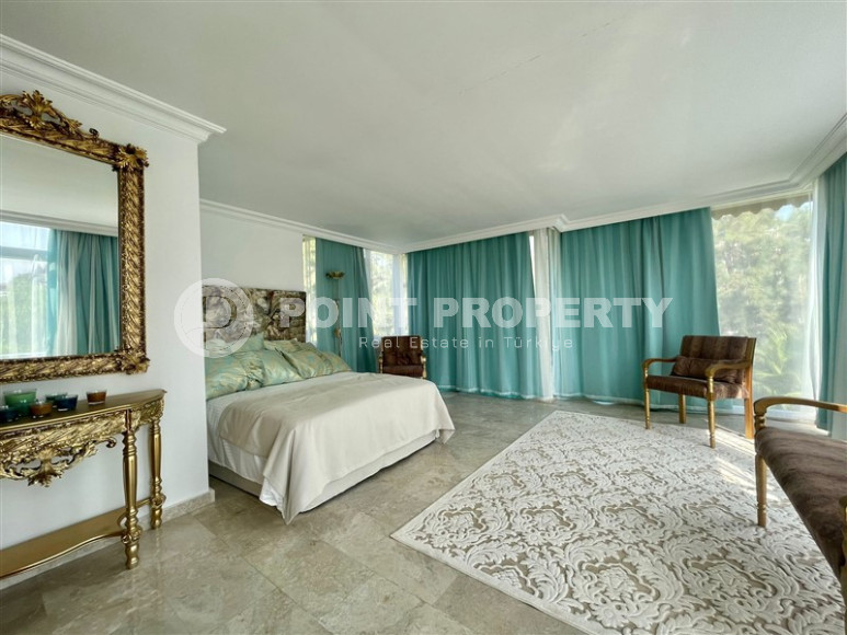 Трехэтажная смежная вилла с четырьмя спальнями, 250м² на берегу моря в районе Алании Конаклы.-id-1399-фото-21