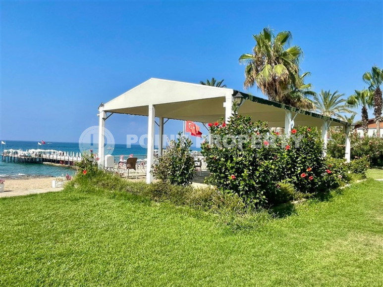 Трехэтажная смежная вилла с четырьмя спальнями, 250м² на берегу моря в районе Алании Конаклы.-id-1399-фото-25