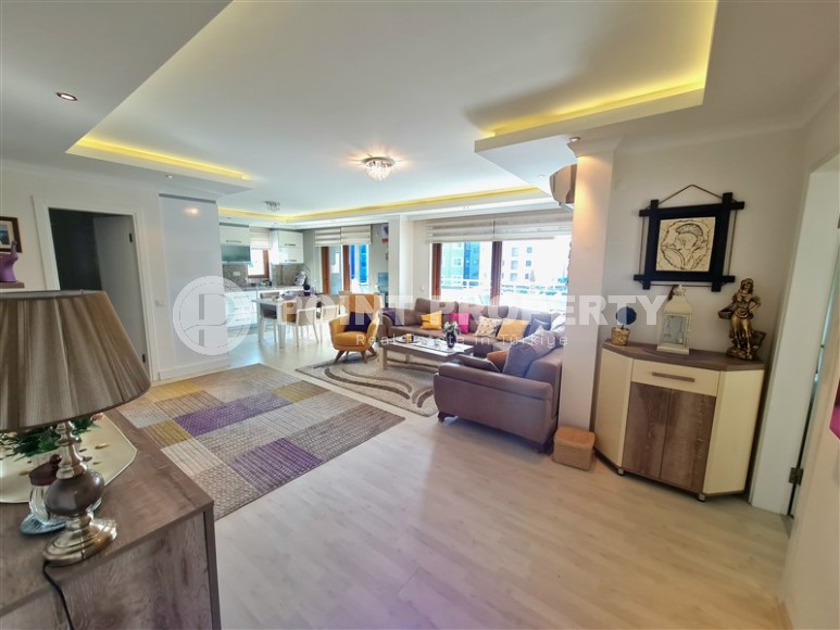 Комфортабельная квартира с современным дизайном, мебелью и бытовой техникой в 750 метрах от пляжа в районе Оба-id-4911-фото-4