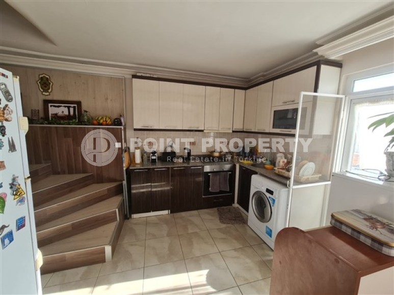 Four-room two-level apartment of 180 m2 in the Oba district. Suitable for obtaining Turkish citizenship after purchase.-id-4924-photo-3