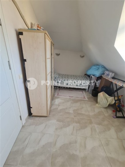 Four-room two-level apartment of 180 m2 in the Oba district. Suitable for obtaining Turkish citizenship after purchase.-id-4924-photo-6