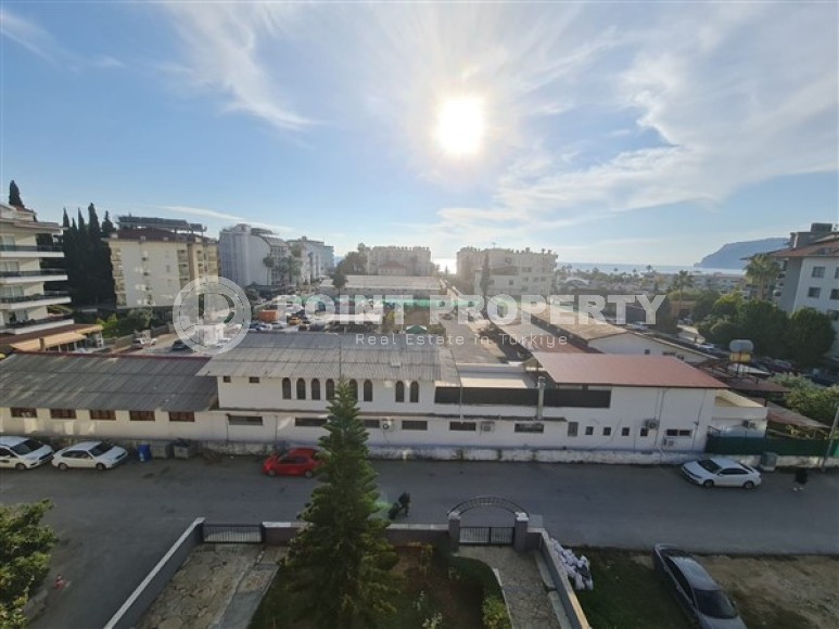 Four-room two-level apartment of 180 m2 in the Oba district. Suitable for obtaining Turkish citizenship after purchase.-id-4924-photo-18