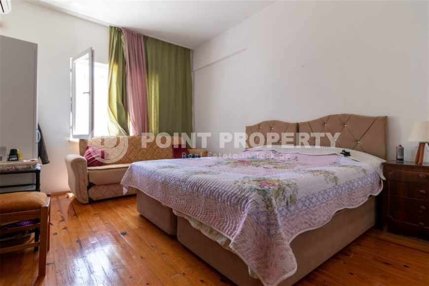 Inexpensive furnished apartment 2+1 500 meters from the beach and promenade-id-4932-photo-4