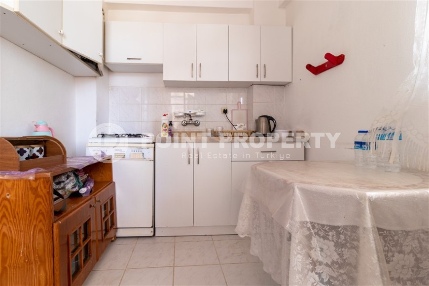 Inexpensive furnished apartment 2+1 500 meters from the beach and promenade-id-4932-photo-8