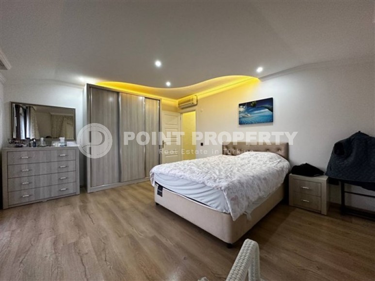 Двухуровневые апартаменты вблизи Торосских гор, с видовой террасой на Средиземное море, планировкой 3+1, в центре города Аланья-id-4936-фото-5