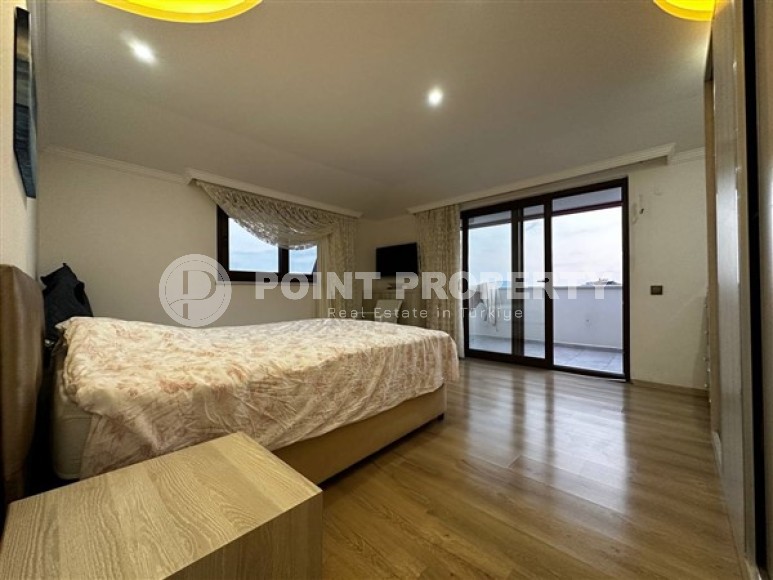 Двухуровневые апартаменты вблизи Торосских гор, с видовой террасой на Средиземное море, планировкой 3+1, в центре города Аланья-id-4936-фото-6