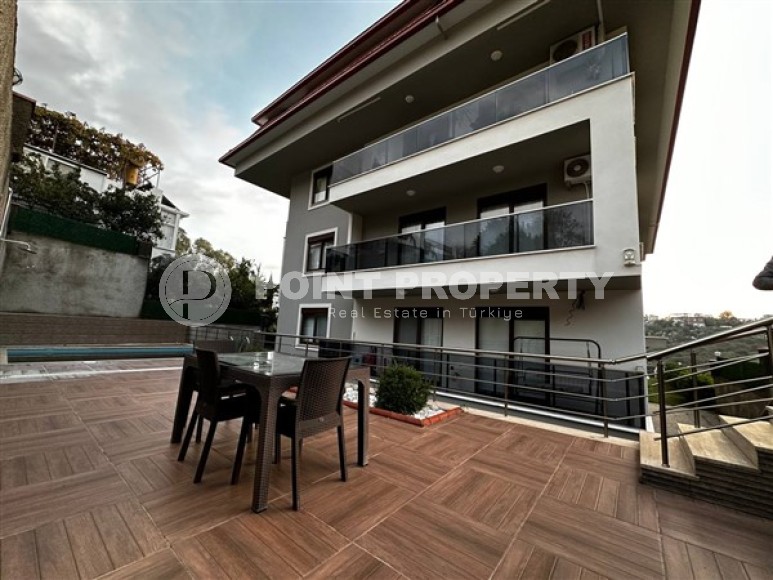 Двухуровневые апартаменты вблизи Торосских гор, с видовой террасой на Средиземное море, планировкой 3+1, в центре города Аланья-id-4936-фото-15