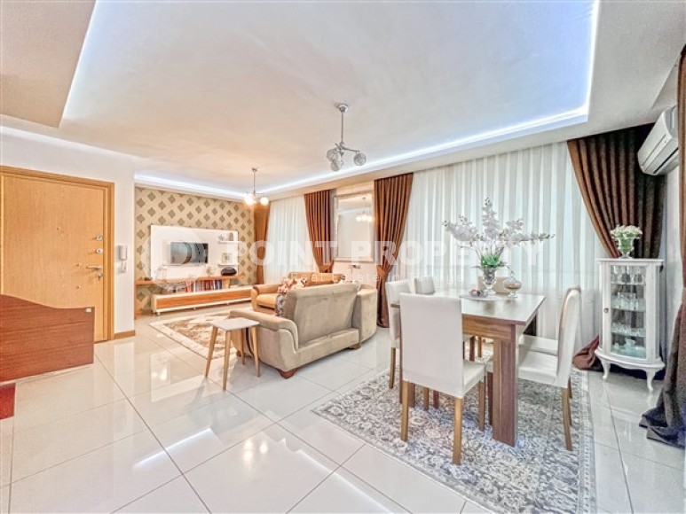 Просторная двухуровневая квартира с дизайнерским ремонтом на 7-м этаже с мансардой в 500 метрах от моря-id-4979-фото-1