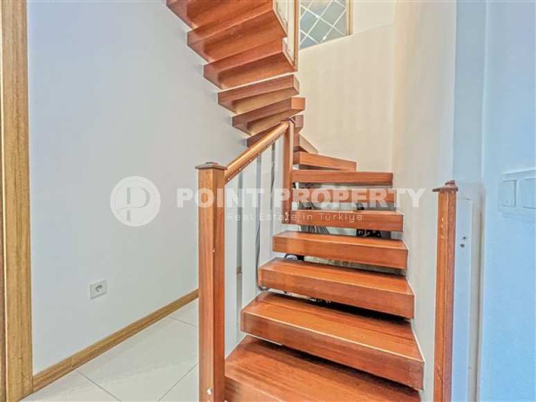 Просторная двухуровневая квартира с дизайнерским ремонтом на 7-м этаже с мансардой в 500 метрах от моря-id-4979-фото-5