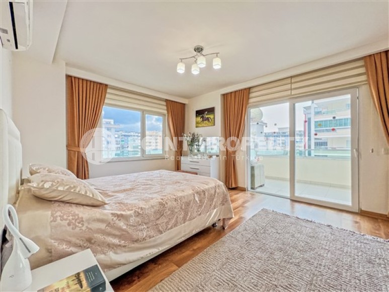 Просторная двухуровневая квартира с дизайнерским ремонтом на 7-м этаже с мансардой в 500 метрах от моря-id-4979-фото-6