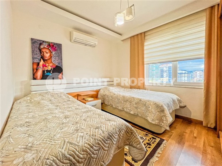 Просторная двухуровневая квартира с дизайнерским ремонтом на 7-м этаже с мансардой в 500 метрах от моря-id-4979-фото-7