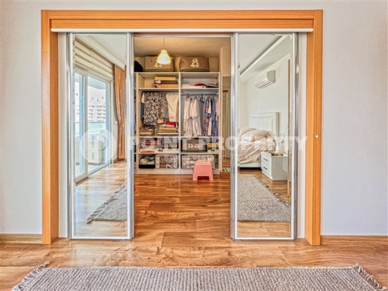 Просторная двухуровневая квартира с дизайнерским ремонтом на 7-м этаже с мансардой в 500 метрах от моря-id-4979-фото-8