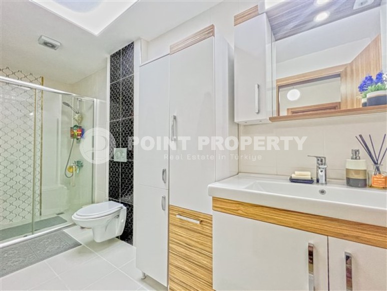 Просторная двухуровневая квартира с дизайнерским ремонтом на 7-м этаже с мансардой в 500 метрах от моря-id-4979-фото-10