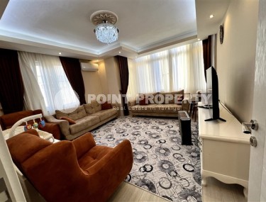 Квартира с одной спальной комнатой и отдельной кухней, в 50 метрах от моря, в центре города Аланья-id-4981-фото-1