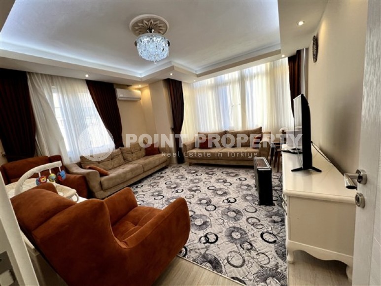 Apartment with one bedroom and separate kitchen, 50 meters from the sea, in the center of Alanya-id-4981-photo-1