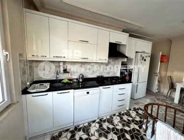 Квартира с одной спальной комнатой и отдельной кухней, в 50 метрах от моря, в центре города Аланья-id-4981-фото-2