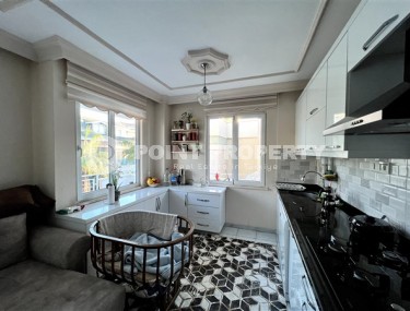 Квартира с одной спальной комнатой и отдельной кухней, в 50 метрах от моря, в центре города Аланья-id-4981-фото-3