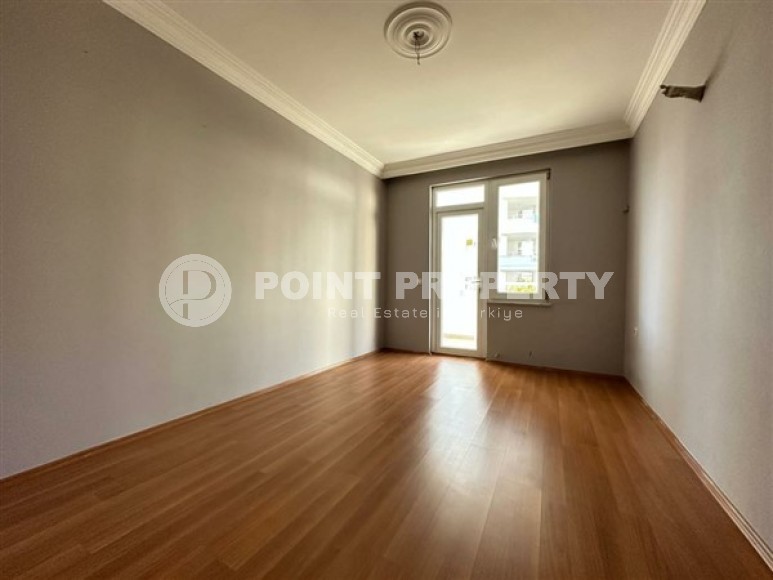 Newly renovated apartment on the 2nd floor in a residence built in 2008 in the Cikcilli area-id-4995-photo-3