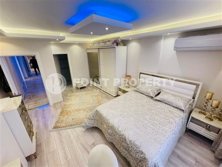 Апартаменты с тремя спальными комнатами, с обстановкой в классическом стиле, в центре города Аланья-id-5002-фото-5