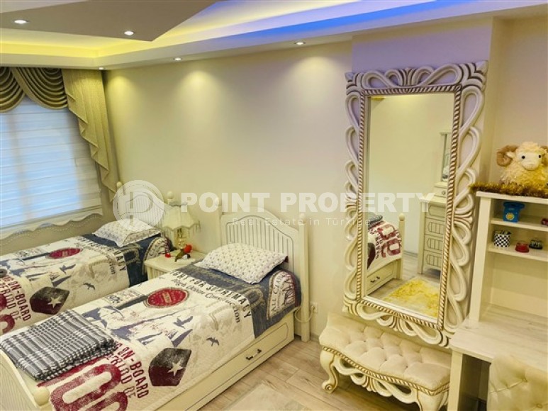 Апартаменты с тремя спальными комнатами, с обстановкой в классическом стиле, в центре города Аланья-id-5002-фото-7