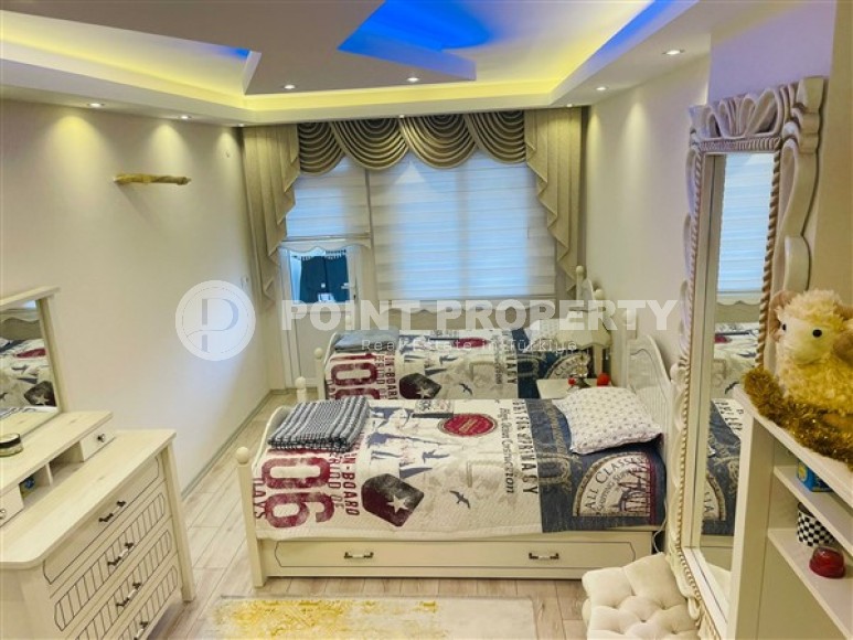 Апартаменты с тремя спальными комнатами, с обстановкой в классическом стиле, в центре города Аланья-id-5002-фото-8