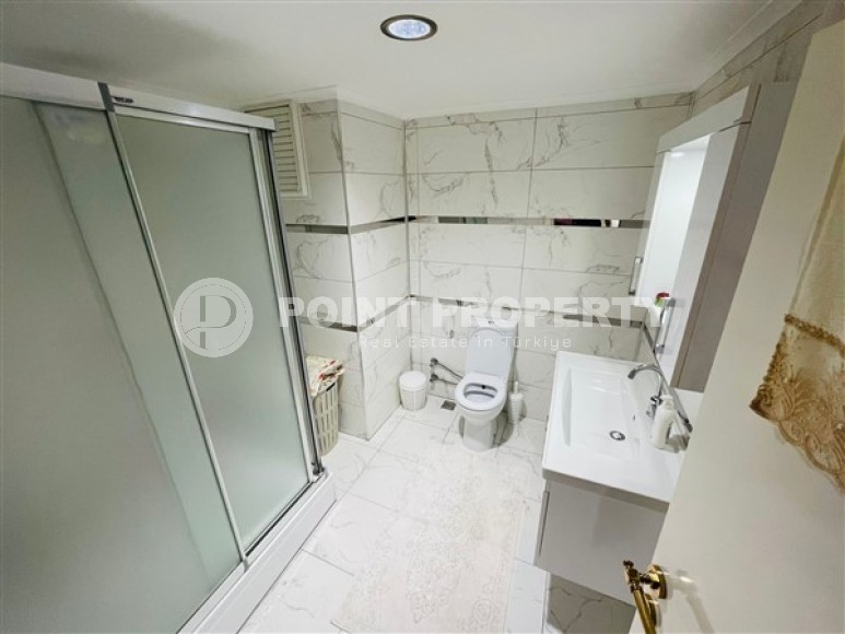 Апартаменты с тремя спальными комнатами, с обстановкой в классическом стиле, в центре города Аланья-id-5002-фото-13