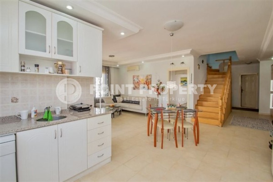 Duplex apartment with three bedrooms and a view terrace, in the Alanya-Tosmur area-id-5007-photo-3