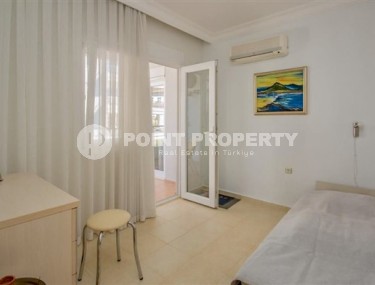 Двухуровневые апартаменты с тремя спальными комнатами и видовой террасой, в районе города Аланья- Тосмур-id-5007-фото-4