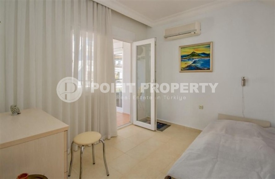 Duplex apartment with three bedrooms and a view terrace, in the Alanya-Tosmur area-id-5007-photo-4