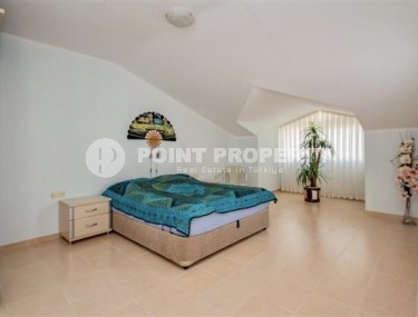 Двухуровневые апартаменты с тремя спальными комнатами и видовой террасой, в районе города Аланья- Тосмур-id-5007-фото-5