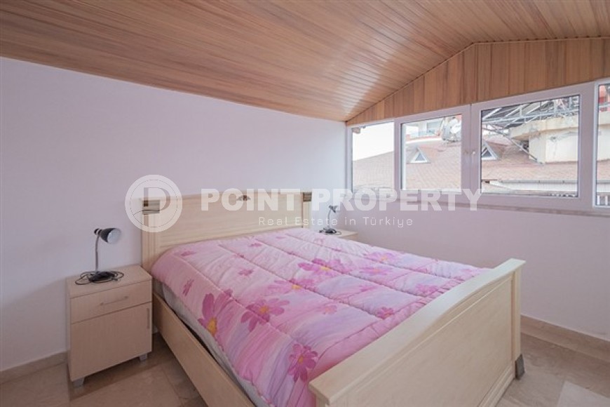 Spacious 4+2 duplex on the 5th floor with an attic on the very beach in the center of Mahmutlar-id-5015-photo-7