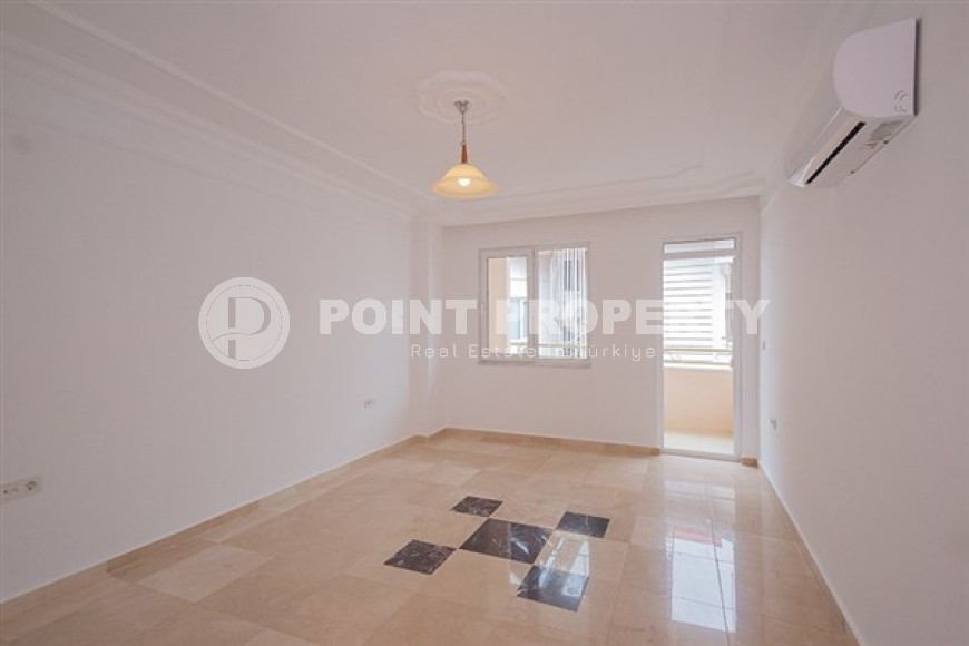 Spacious 4+2 duplex on the 5th floor with an attic on the very beach in the center of Mahmutlar-id-5015-photo-8