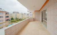 Spacious 4+2 duplex on the 5th floor with an attic on the very beach in the center of Mahmutlar-id-5015-photo-14