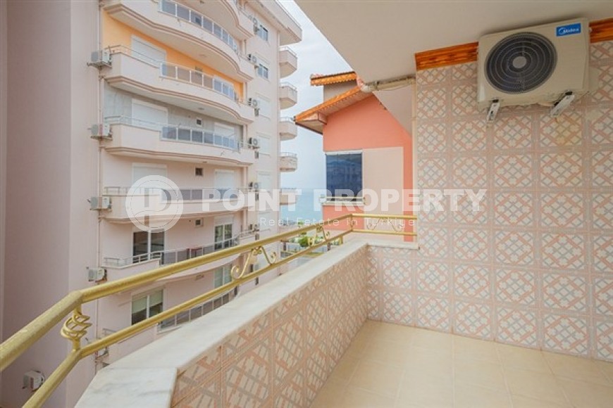 Spacious 4+2 duplex on the 5th floor with an attic on the very beach in the center of Mahmutlar-id-5015-photo-16