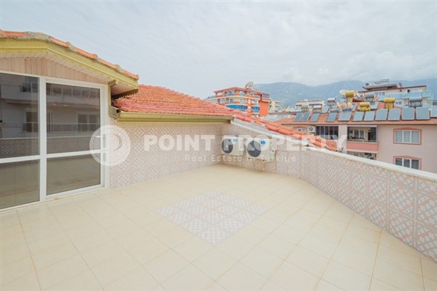 Spacious 4+2 duplex on the 5th floor with an attic on the very beach in the center of Mahmutlar-id-5015-photo-18