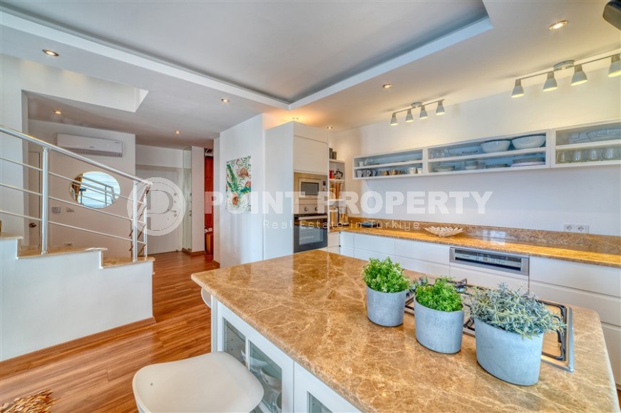 Three-room stylish apartment with terrace, duplex, furniture, 400 m from the sea-id-5028-photo-4