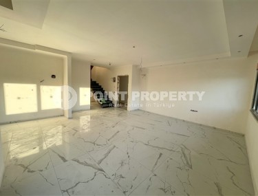 Просторная двухуровневая квартира 2+1, общей площадью 170 м2, на 4-м этаже с мансардой в центре Аланьи-id-5033-фото-4