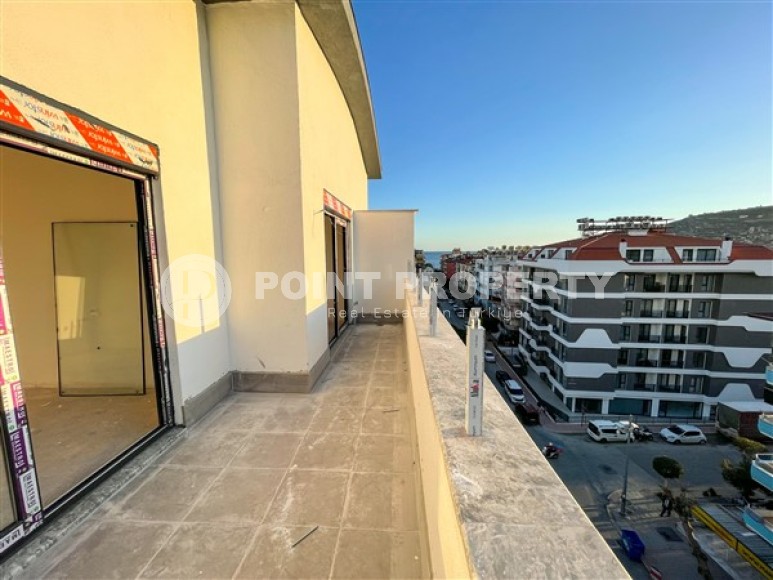 Spacious two-level apartment 2+1, with a total area of 170 m2, on the 4th floor with an attic in the center of Alanya-id-5033-photo-11