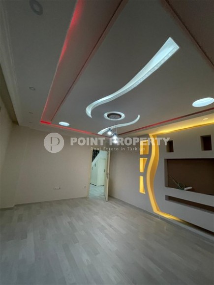 Большая двухуровневая квартира с хорошим новым ремонтом на 4-м этаже с мансардой в центре района Тосмур-id-5037-фото-2