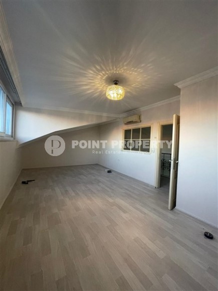 Большая двухуровневая квартира с хорошим новым ремонтом на 4-м этаже с мансардой в центре района Тосмур-id-5037-фото-8