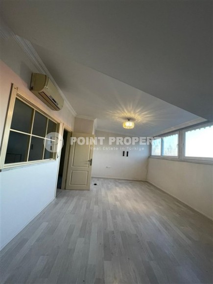 Большая двухуровневая квартира с хорошим новым ремонтом на 4-м этаже с мансардой в центре района Тосмур-id-5037-фото-9