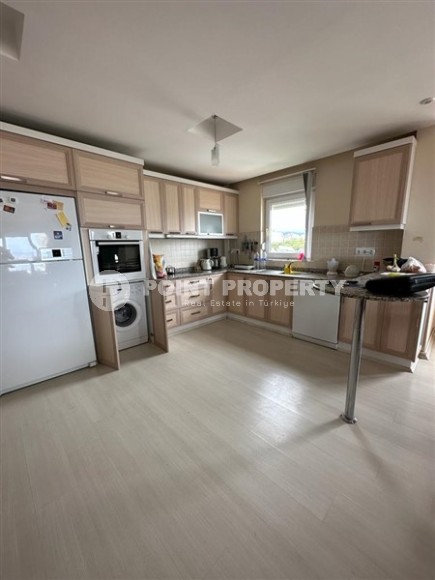 Меблированный дуплекс с тремя спальными комнатами и видовой террасой, в районе Джикджилли-id-5039-фото-2