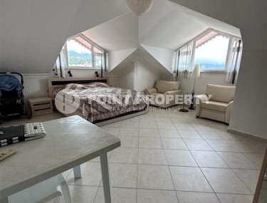 Меблированный дуплекс с тремя спальными комнатами и видовой террасой, в районе Джикджилли-id-5039-фото-5