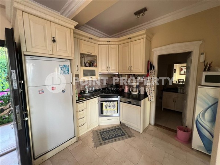 Вилла с двумя спальными комнатами и прекрасными, панорамными видами, в районе Каргыджак-id-5042-фото-2