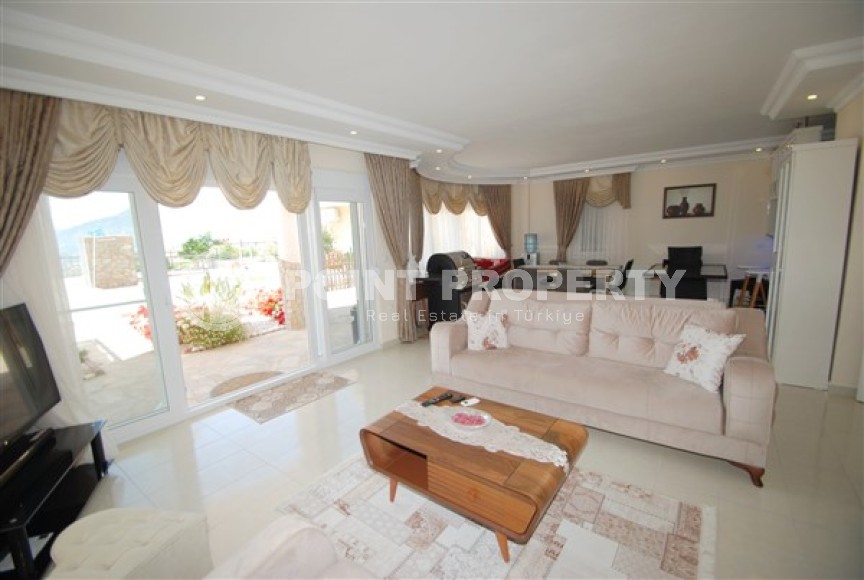 Двухэтажная вилла с собственным бассейном и садом в престижном районе Аланьи - Каргыджак-id-5072-фото-3