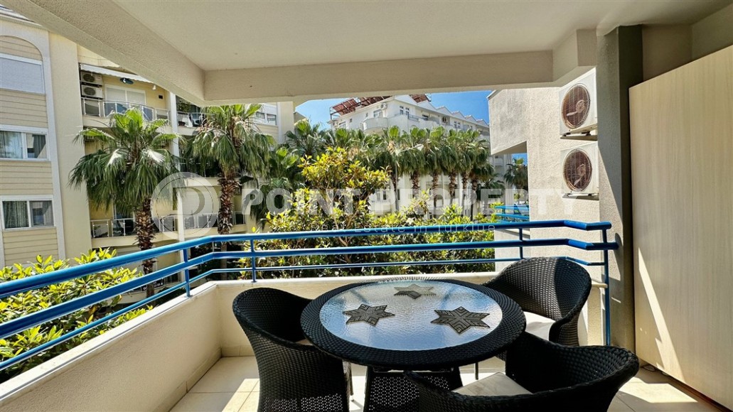 Компактная меблированная квартира на самом берегу моря в центре Аланьи-id-5088-фото-8