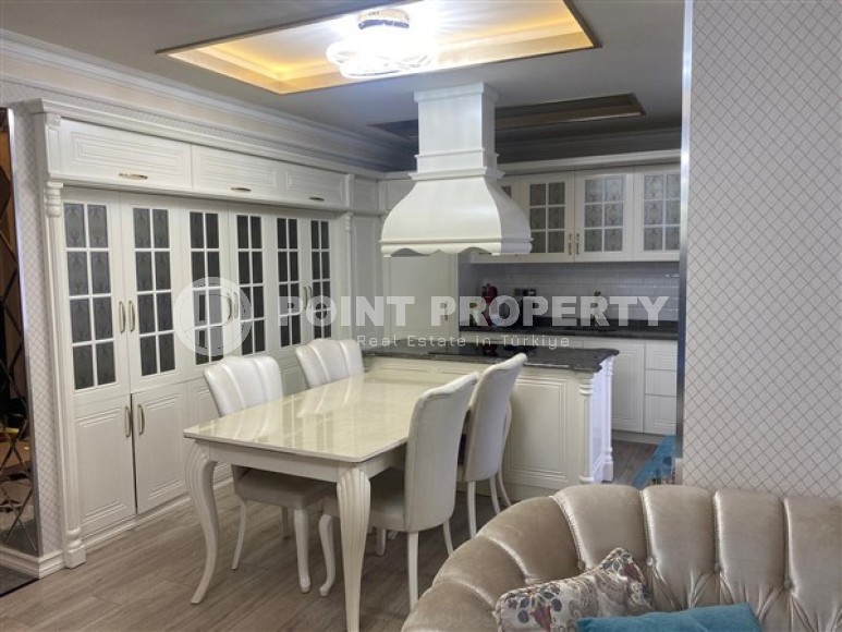 Просторная двухуровневая квартира 4+1, общей площадью 180 м2, в роскошной резиденции в центре Аланьи-id-5094-фото-3