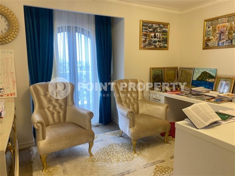 Просторная двухуровневая квартира 4+1, общей площадью 180 м2, в роскошной резиденции в центре Аланьи-id-5094-фото-6