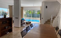 Well-maintained villa with three bedrooms, a fenced area with a garden and a swimming pool, in the center of Alanya-id-5097-photo-8